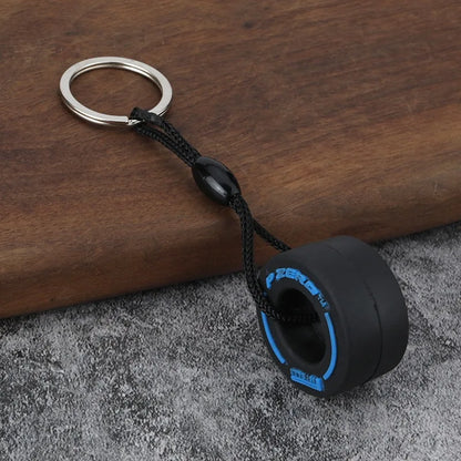 Chaveiro Pneu Automotivo em Borracha Macia – Acessório Estilo Racing para Chaves e Mochila