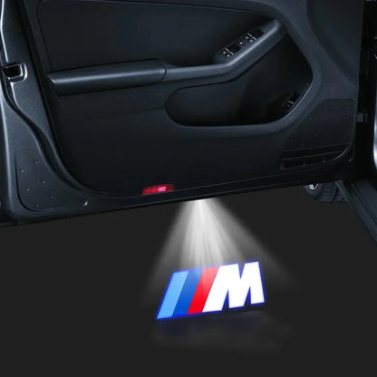 Projetor LED de Porta BMW Welcome Light – Luz de Cortesia com Logo para Série 3, 5, 7 e X1 (Kit 2 ou 4 Peças)