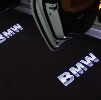 Projetor LED de Porta BMW Welcome Light – Luz de Cortesia com Logo para Série 3, 5, 7 e X1 (Kit 2 ou 4 Peças)